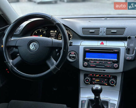Чорний Фольксваген Пассат, об'ємом двигуна 1.6 л та пробігом 285 тис. км за 6999 $, фото 40 на Automoto.ua