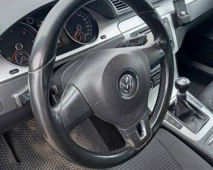 Черный Фольксваген Пассат, объемом двигателя 1.97 л и пробегом 411 тыс. км за 8100 $, фото 4 на Automoto.ua