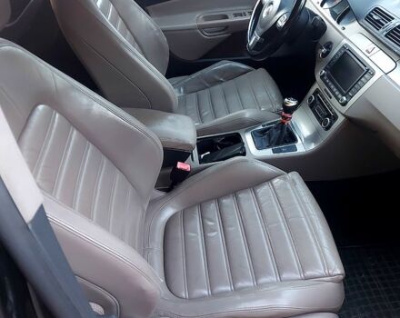 Чорний Фольксваген Пассат, об'ємом двигуна 1.6 л та пробігом 245 тис. км за 5800 $, фото 4 на Automoto.ua