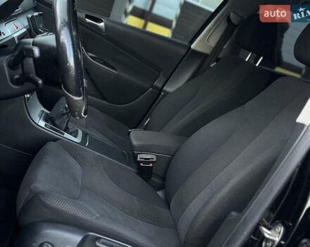 Чорний Фольксваген Пассат, об'ємом двигуна 1.6 л та пробігом 285 тис. км за 6999 $, фото 27 на Automoto.ua