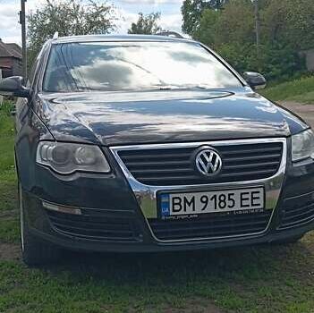 Черный Фольксваген Пассат, объемом двигателя 1.4 л и пробегом 289 тыс. км за 8000 $, фото 4 на Automoto.ua