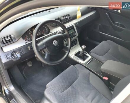 Чорний Фольксваген Пассат, об'ємом двигуна 1.4 л та пробігом 175 тис. км за 8950 $, фото 29 на Automoto.ua