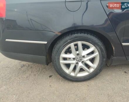 Черный Фольксваген Пассат, объемом двигателя 1.97 л и пробегом 286 тыс. км за 7000 $, фото 18 на Automoto.ua