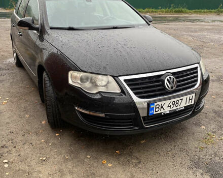 Черный Фольксваген Пассат, объемом двигателя 1.39 л и пробегом 250 тыс. км за 6900 $, фото 1 на Automoto.ua