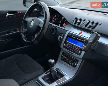 Чорний Фольксваген Пассат, об'ємом двигуна 1.6 л та пробігом 285 тис. км за 6999 $, фото 35 на Automoto.ua