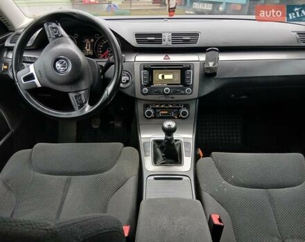 Черный Фольксваген Пассат, объемом двигателя 1.6 л и пробегом 321 тыс. км за 7300 $, фото 18 на Automoto.ua