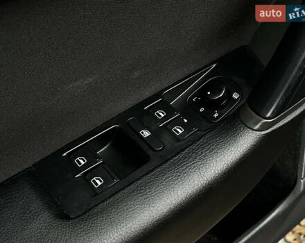 Чорний Фольксваген Пассат, об'ємом двигуна 1.97 л та пробігом 249 тис. км за 8300 $, фото 11 на Automoto.ua