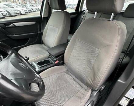 Чорний Фольксваген Пассат, об'ємом двигуна 1.6 л та пробігом 317 тис. км за 10200 $, фото 14 на Automoto.ua