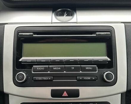 Черный Фольксваген Пассат, объемом двигателя 1.6 л и пробегом 317 тыс. км за 10200 $, фото 19 на Automoto.ua