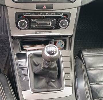 Чорний Фольксваген Пассат, об'ємом двигуна 1.39 л та пробігом 322 тис. км за 7000 $, фото 16 на Automoto.ua