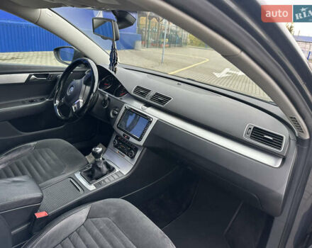 Черный Фольксваген Пассат, объемом двигателя 2 л и пробегом 247 тыс. км за 7800 $, фото 16 на Automoto.ua