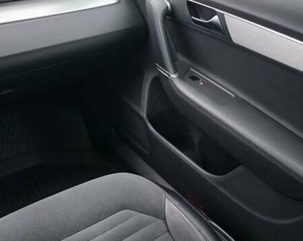 Чорний Фольксваген Пассат, об'ємом двигуна 2 л та пробігом 285 тис. км за 12800 $, фото 38 на Automoto.ua