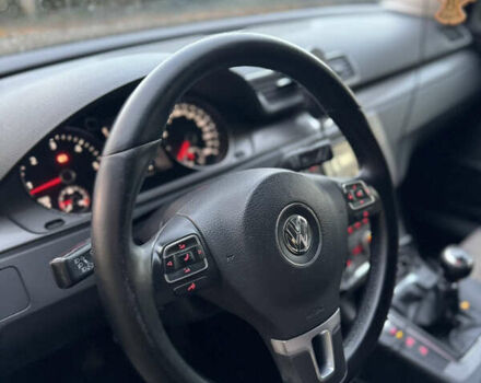 Черный Фольксваген Пассат, объемом двигателя 1.6 л и пробегом 244 тыс. км за 8750 $, фото 15 на Automoto.ua