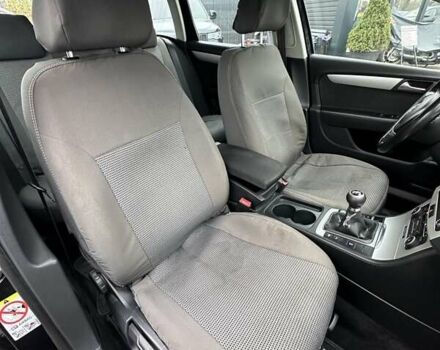 Черный Фольксваген Пассат, объемом двигателя 1.6 л и пробегом 317 тыс. км за 10200 $, фото 23 на Automoto.ua