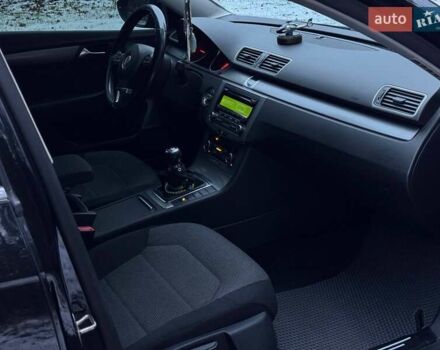 Черный Фольксваген Пассат, объемом двигателя 1.6 л и пробегом 278 тыс. км за 8400 $, фото 24 на Automoto.ua