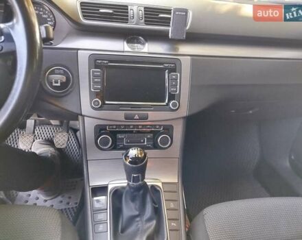 Черный Фольксваген Пассат, объемом двигателя 1.6 л и пробегом 310 тыс. км за 9000 $, фото 6 на Automoto.ua