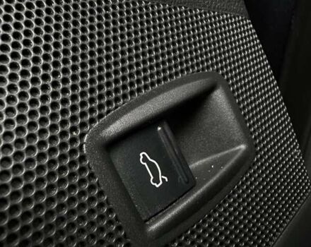 Черный Фольксваген Пассат, объемом двигателя 1.6 л и пробегом 317 тыс. км за 10200 $, фото 30 на Automoto.ua