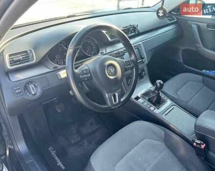 Чорний Фольксваген Пассат, об'ємом двигуна 2 л та пробігом 279 тис. км за 9700 $, фото 19 на Automoto.ua