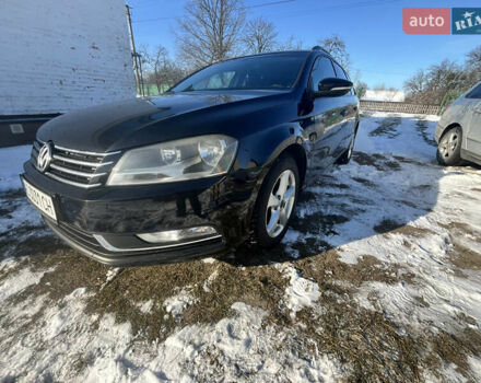 Черный Фольксваген Пассат, объемом двигателя 1.6 л и пробегом 305 тыс. км за 9400 $, фото 1 на Automoto.ua