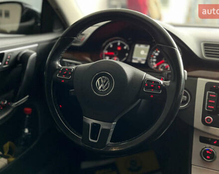 Черный Фольксваген Пассат, объемом двигателя 1.97 л и пробегом 301 тыс. км за 12400 $, фото 18 на Automoto.ua