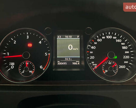 Черный Фольксваген Пассат, объемом двигателя 1.97 л и пробегом 301 тыс. км за 12400 $, фото 13 на Automoto.ua