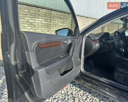 Чорний Фольксваген Пассат, об'ємом двигуна 1.97 л та пробігом 328 тис. км за 9900 $, фото 6 на Automoto.ua