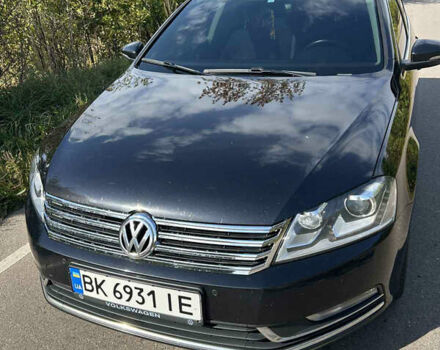 Черный Фольксваген Пассат, объемом двигателя 1.97 л и пробегом 321 тыс. км за 10200 $, фото 5 на Automoto.ua