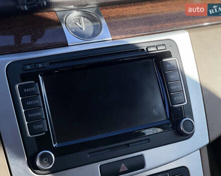 Черный Фольксваген Пассат, объемом двигателя 1.98 л и пробегом 303 тыс. км за 9300 $, фото 30 на Automoto.ua