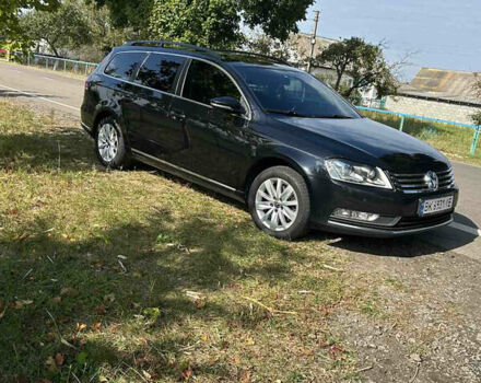 Черный Фольксваген Пассат, объемом двигателя 1.97 л и пробегом 321 тыс. км за 10200 $, фото 6 на Automoto.ua