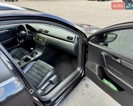 Черный Фольксваген Пассат, объемом двигателя 1.6 л и пробегом 261 тыс. км за 10000 $, фото 16 на Automoto.ua