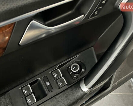 Черный Фольксваген Пассат, объемом двигателя 1.97 л и пробегом 301 тыс. км за 12400 $, фото 19 на Automoto.ua