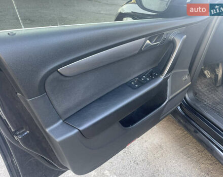 Черный Фольксваген Пассат, объемом двигателя 1.6 л и пробегом 304 тыс. км за 9500 $, фото 21 на Automoto.ua