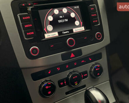 Черный Фольксваген Пассат, объемом двигателя 1.97 л и пробегом 301 тыс. км за 12400 $, фото 15 на Automoto.ua