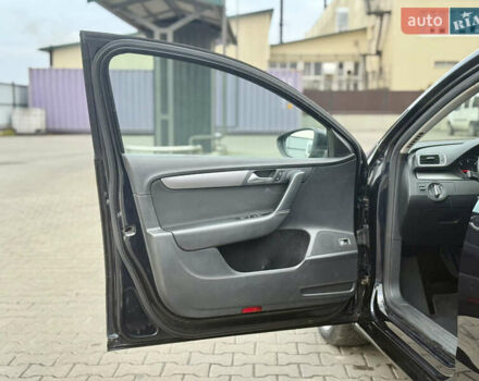 Черный Фольксваген Пассат, объемом двигателя 2 л и пробегом 263 тыс. км за 10499 $, фото 29 на Automoto.ua