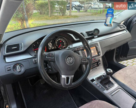 Черный Фольксваген Пассат, объемом двигателя 1.6 л и пробегом 235 тыс. км за 11000 $, фото 18 на Automoto.ua