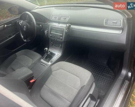 Черный Фольксваген Пассат, объемом двигателя 2 л и пробегом 264 тыс. км за 9500 $, фото 14 на Automoto.ua