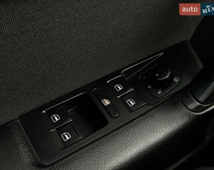 Чорний Фольксваген Пассат, об'ємом двигуна 2 л та пробігом 231 тис. км за 12500 $, фото 48 на Automoto.ua