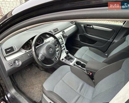 Черный Фольксваген Пассат, объемом двигателя 1.6 л и пробегом 320 тыс. км за 10000 $, фото 3 на Automoto.ua