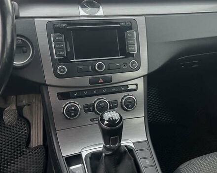 Черный Фольксваген Пассат, объемом двигателя 1.6 л и пробегом 279 тыс. км за 8500 $, фото 17 на Automoto.ua