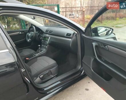 Черный Фольксваген Пассат, объемом двигателя 1.8 л и пробегом 165 тыс. км за 10799 $, фото 55 на Automoto.ua