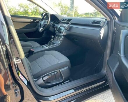 Черный Фольксваген Пассат, объемом двигателя 0 л и пробегом 197 тыс. км за 10700 $, фото 18 на Automoto.ua