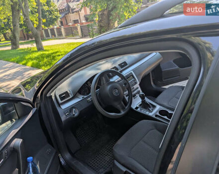 Черный Фольксваген Пассат, объемом двигателя 1.97 л и пробегом 248 тыс. км за 8800 $, фото 17 на Automoto.ua