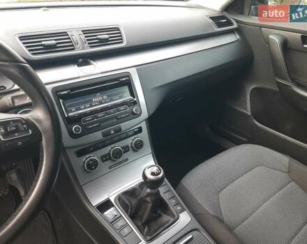 Черный Фольксваген Пассат, объемом двигателя 1.8 л и пробегом 165 тыс. км за 10799 $, фото 33 на Automoto.ua