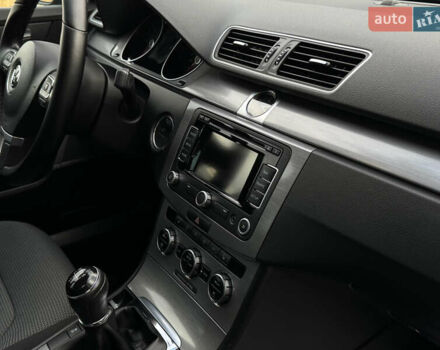 Чорний Фольксваген Пассат, об'ємом двигуна 2 л та пробігом 231 тис. км за 12500 $, фото 36 на Automoto.ua