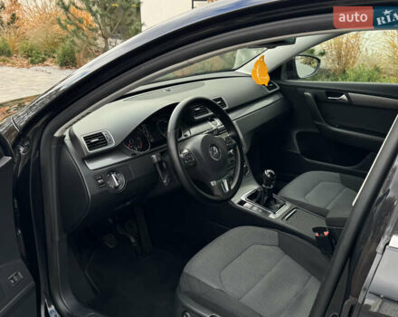 Чорний Фольксваген Пассат, об'ємом двигуна 2 л та пробігом 231 тис. км за 12500 $, фото 9 на Automoto.ua