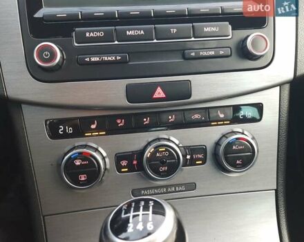 Черный Фольксваген Пассат, объемом двигателя 1.8 л и пробегом 165 тыс. км за 10799 $, фото 69 на Automoto.ua