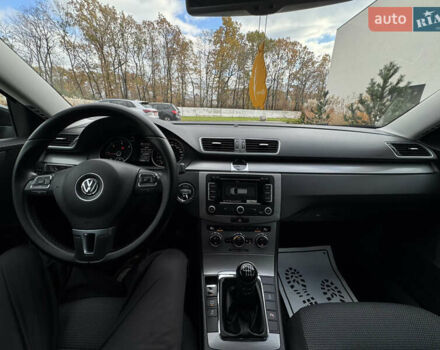 Чорний Фольксваген Пассат, об'ємом двигуна 2 л та пробігом 231 тис. км за 12500 $, фото 69 на Automoto.ua