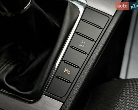 Чорний Фольксваген Пассат, об'ємом двигуна 2 л та пробігом 231 тис. км за 12500 $, фото 60 на Automoto.ua