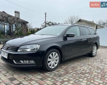 Черный Фольксваген Пассат, объемом двигателя 1.6 л и пробегом 320 тыс. км за 10000 $, фото 2 на Automoto.ua