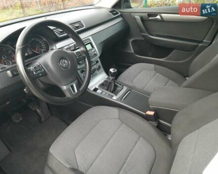 Черный Фольксваген Пассат, объемом двигателя 1.8 л и пробегом 165 тыс. км за 10799 $, фото 30 на Automoto.ua